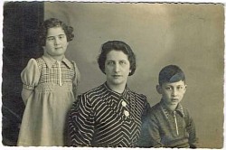 Jetty e Isaac Meninst. Di Dinxperlo. Uccisi a Sobibor l'11 Giugno 1943. Avevano 9 e 10 anni.